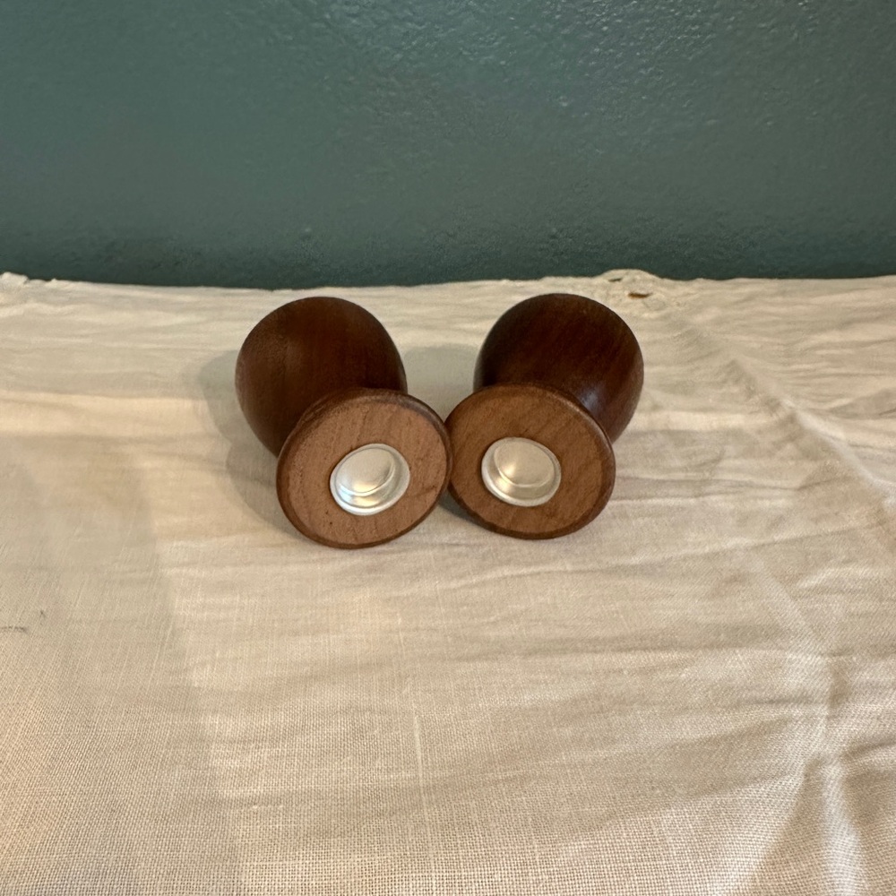 Vintage Brown Wooden Salt and Pepper Shakers - Picture 3 of 3